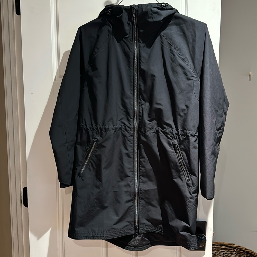 Athleta Cloudburst rain jacket